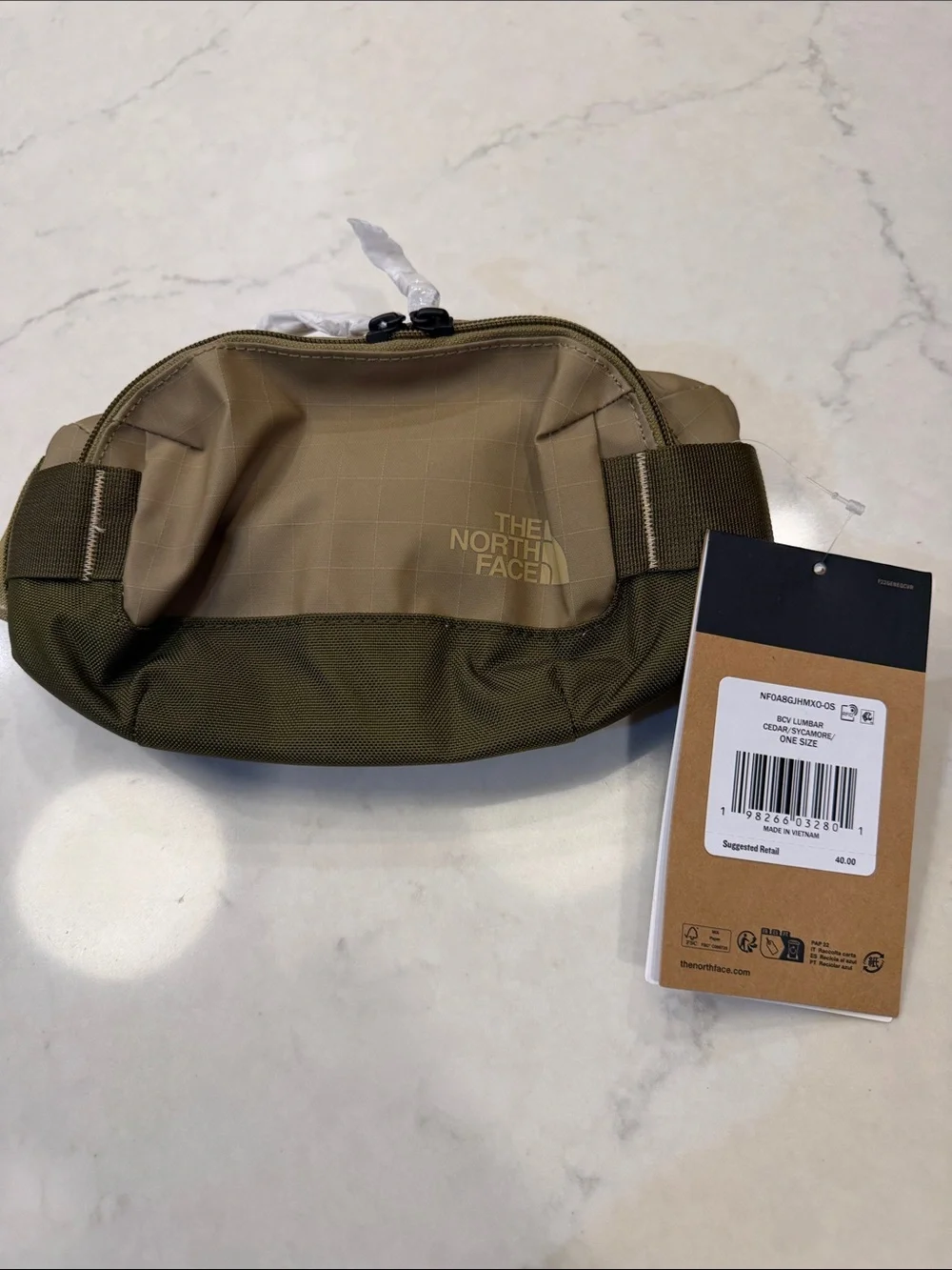 The North Face NWT Base Camp™ Voyager Lumbar Bag